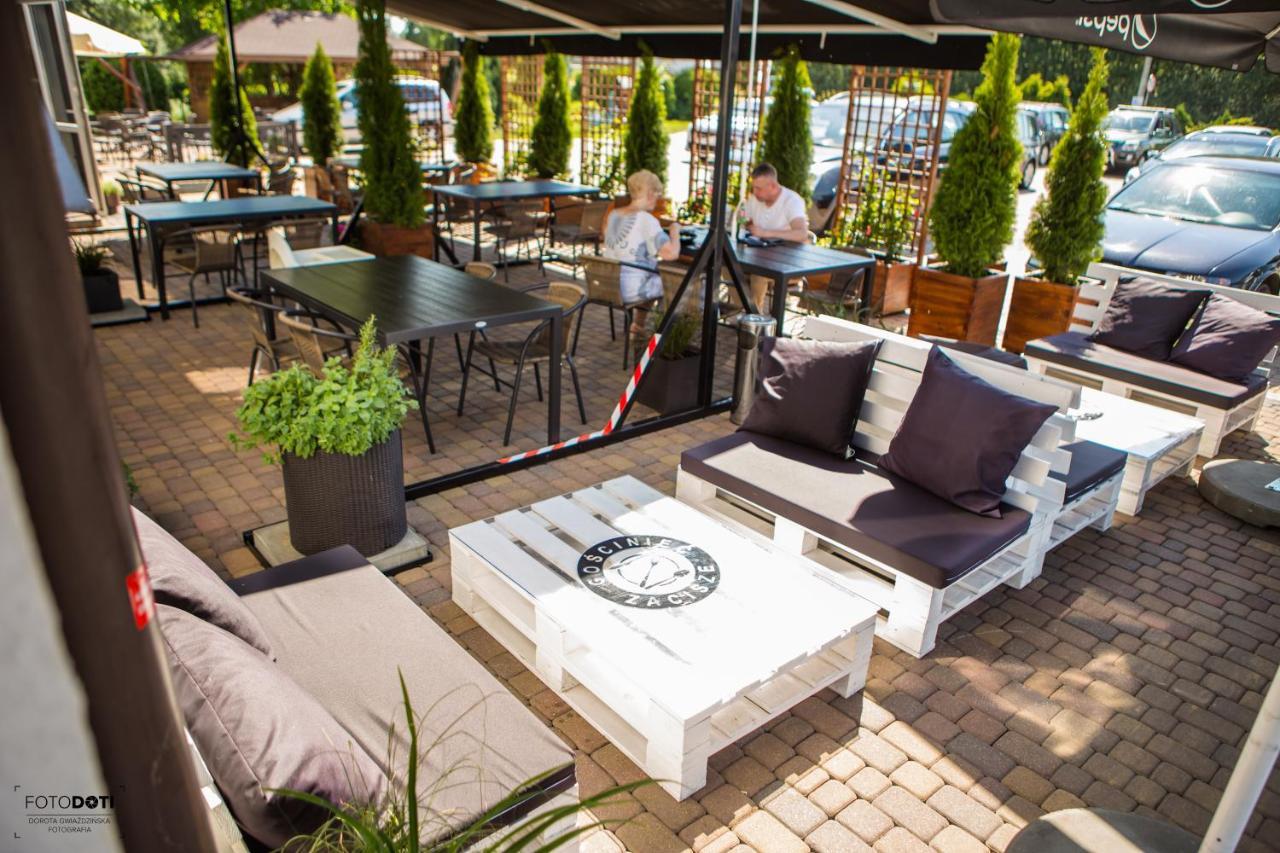 Bed and Breakfast Gosciniec Zacisze I Blisko A2 Dabie-Uniejow I Restauracja Екстер'єр фото