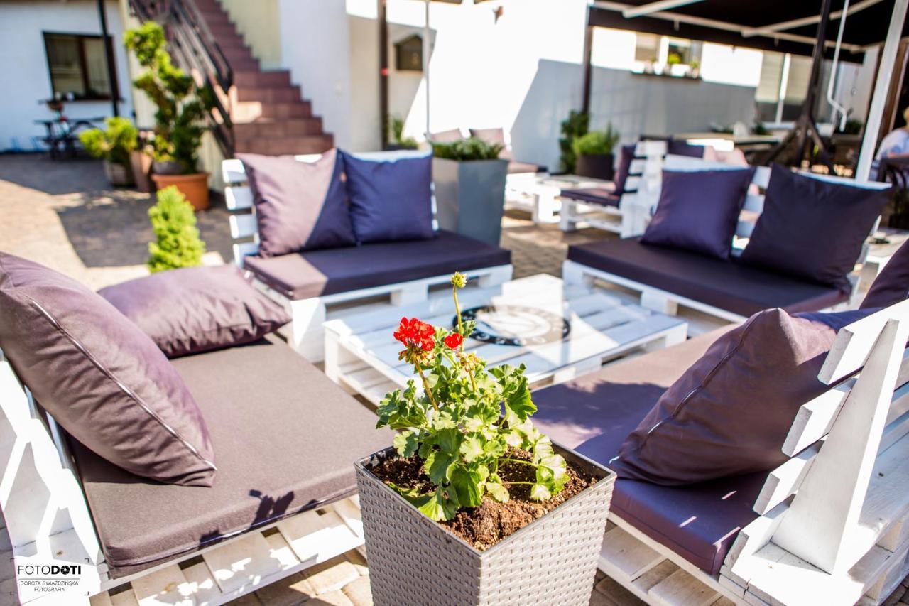 Bed and Breakfast Gosciniec Zacisze I Blisko A2 Dabie-Uniejow I Restauracja Екстер'єр фото