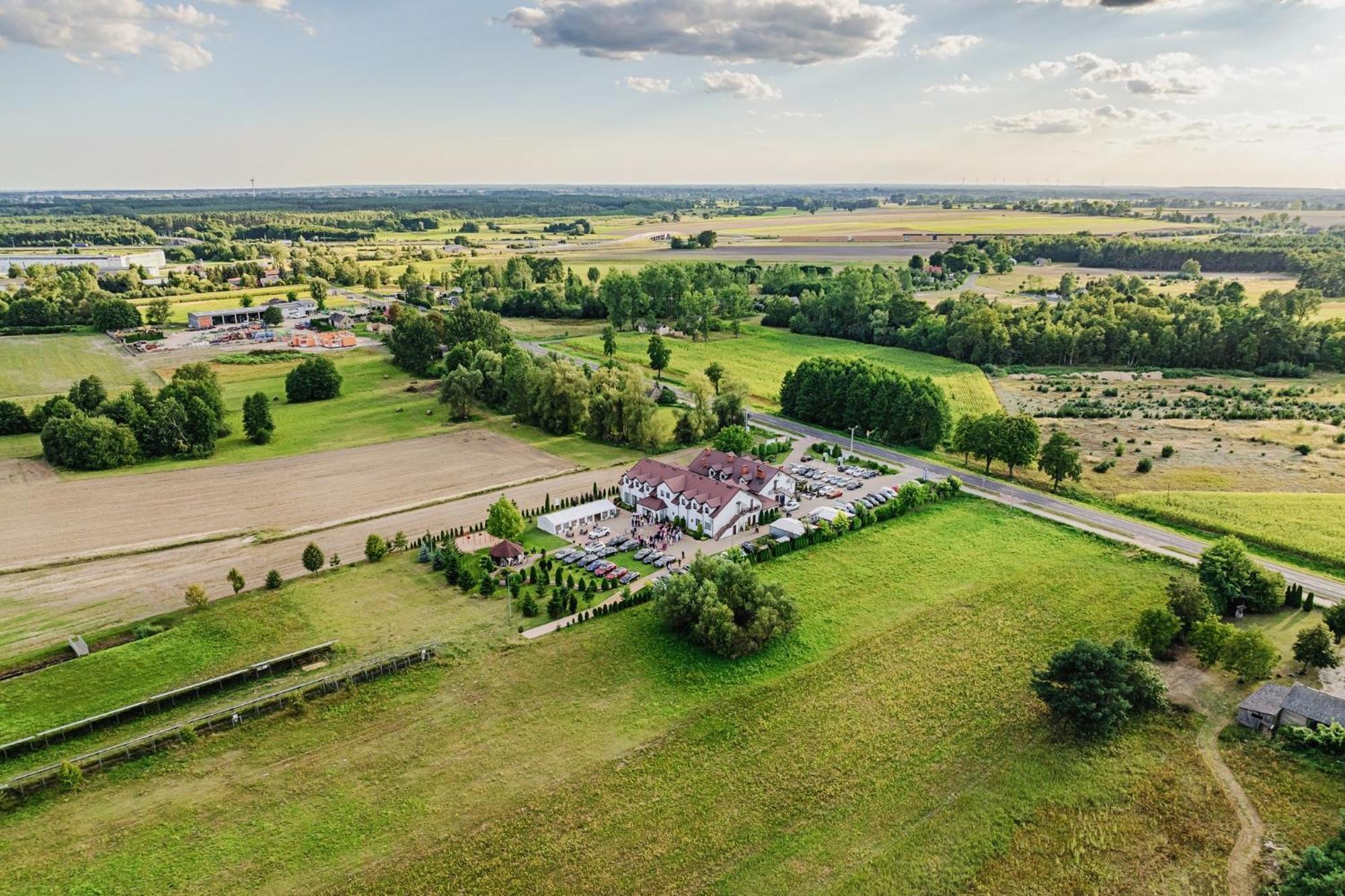Bed and Breakfast Gosciniec Zacisze I Blisko A2 Dabie-Uniejow I Restauracja Екстер'єр фото