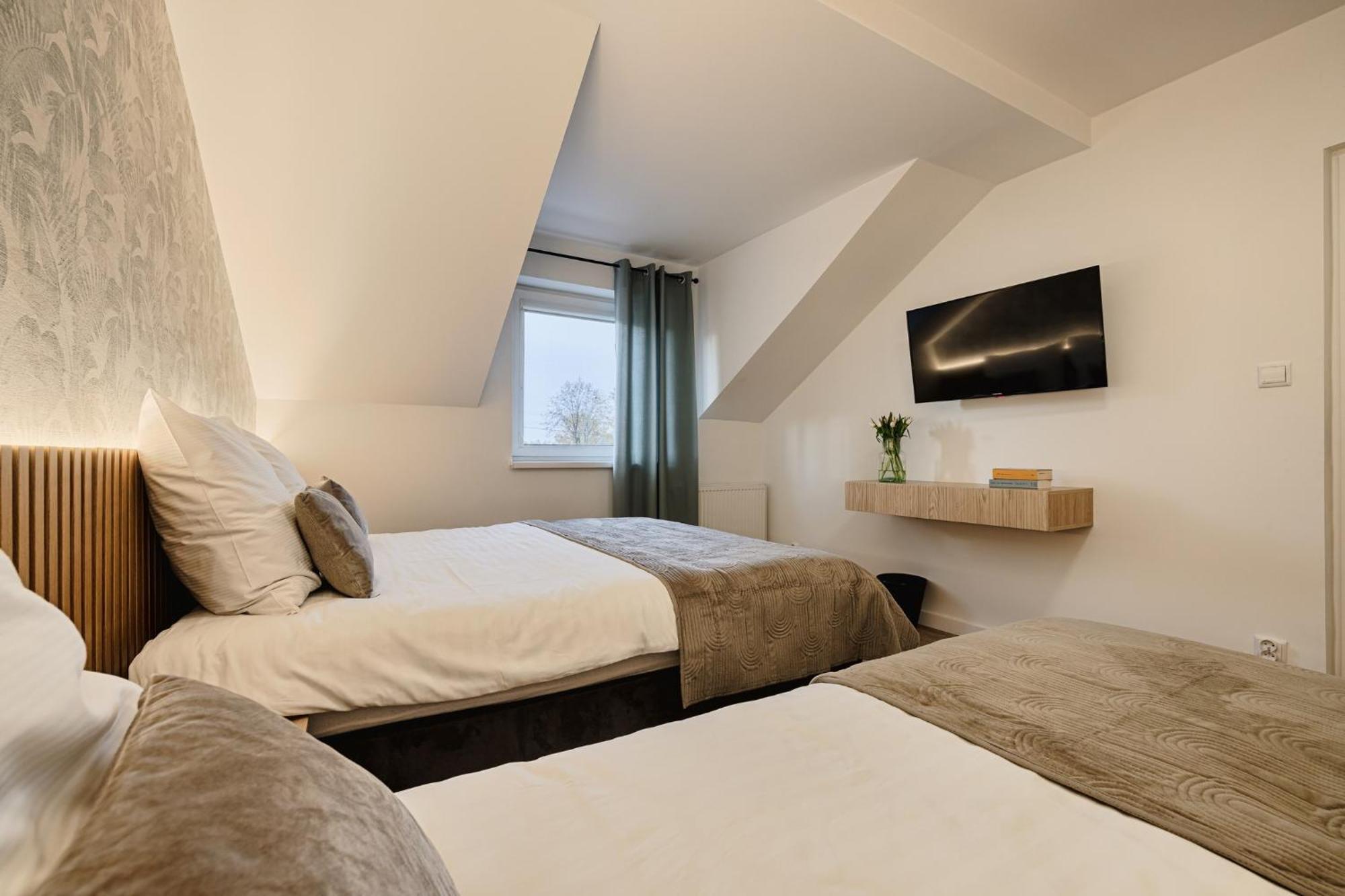 Bed and Breakfast Gosciniec Zacisze I Blisko A2 Dabie-Uniejow I Restauracja Екстер'єр фото